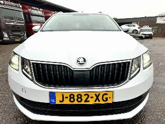 Skoda Octavia 1.0 TSI 116pk 6-bak Greentech Bus Edition Plus - xenon - virtual - camera - pdc - carplay - clima - cruise picture 3