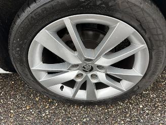 Skoda Octavia 1.0 TSI 116pk 6-bak Greentech Bus Edition Plus - xenon - virtual - camera - pdc - carplay - clima - cruise picture 88