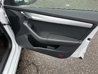 Skoda Octavia 1.0 TSI 116pk 6-bak Greentech Bus Edition Plus - xenon - virtual - camera - pdc - carplay - clima - cruise picture 64