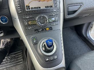 Toyota Auris 1.8 Full Hybrid 123pk aut Executive - nap - navi - camera - keyless entry + start - lmv + 4x goede banden picture 53