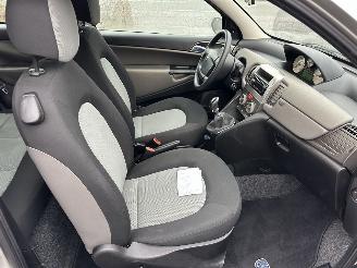 Lancia Ypsilon 1.2-16V 80pk Argento - nap - airco - cruise contr - lmv - nieuw apk 10-11-2026 - elektr ramen picture 34