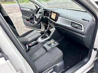 Volkswagen T-Roc 1.5 TSI 150pk 7-Traps aut Life - 7dkm nap - navi - cam - virtual - front + line + park assist - keyless picture 20