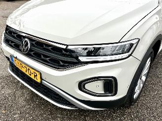 Volkswagen T-Roc 1.5 TSI 150pk 7-Traps aut Life - 7dkm nap - navi - cam - virtual - front + line + park assist - keyless picture 81