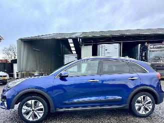 Kia e-Niro 64kWh 204pk aut DynamicPlusLine - nap - schuifdak - carplay - keyless - stuurverw - front + line assist 2021/11