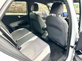 Volkswagen ID.3 58kWh 204pk aut First Plus - nap - navi - cam - keyless - 19 inch - stuurverw - front + line assist - sfeerverl picture 56