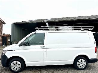 škoda dodávky Volkswagen Transporter 2.0 TDI L1/H1 Comfortl - 37dkm nap - airco - cruise - pdc - trekh - klapdeuren - imperiaal - facelift model 2023/3