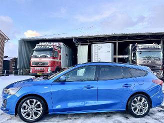 skadebil auto Ford Focus 1.5D 120pk 8-traps aut + F1 ST-Line x - nap - hud - b&o - navi - cam - keyless - stuur + stoelverw 2022/12
