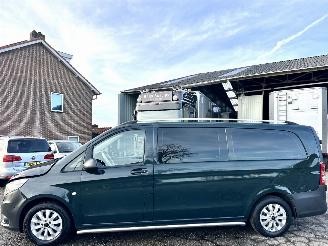 krockskadad bil auto Mercedes Vito 111 CDI Extra lang 2015/12