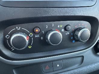 Renault Trafic 2.0 dCi 120pk 6-bak L2/H1 Comf euro.6 - 1e eig - nap - 2x schuifdeur - navi - airco - cruise - pdc - trekh picture 45