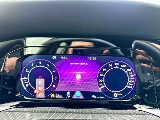 Volkswagen Golf 1.5 eTSI aut + f1 162pk R-Line - pano - hud - keyless - virtual - front + line + side + park assist picture 24