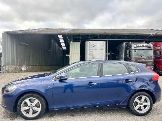 Avarii autoturisme Volvo V-40 2.0 D4 190pk 6-bak Ocean Race Bus - pano - xenon - nap - navi - camera - pdc v+a - memory - trekh 2014/10