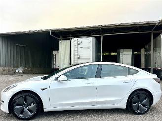 krockskadad bil auto Tesla Model 3 60kWh 238pk aut Standard RWD Plus - pano - nap - navi - camera - leer - stoelverw - pdc v+a - self driving 2019/9