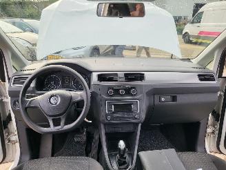 krockskadad bil auto Volkswagen Caddy Volkswagen Caddy Maxi 2.0 TDI DSG Trendline 5p + ROLSTOEL 2018/4