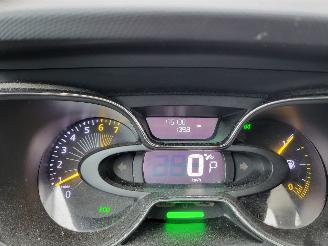 Auto incidentate Renault Captur AUTOMAAT Captur 1.2 TCe Dynamique rijdbaar 2015/6