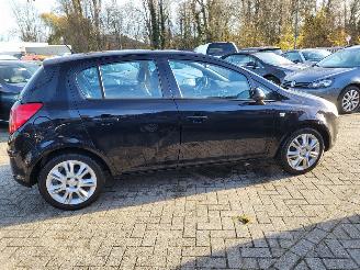 Opel Corsa AUTOMAAT Corsa 1.4-16V Cosmo VELE EXTRAS rijdbaar picture 10