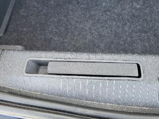 Opel Corsa AUTOMAAT Corsa 1.4-16V Cosmo VELE EXTRAS rijdbaar picture 17