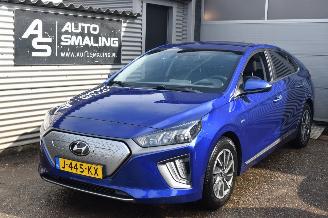 Damaged car Hyundai Ioniq 38 Kwh Comfort Ev 136Pk *Navi/Clima/Camera/Stoelverwarming 2020/9