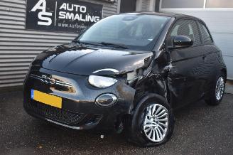 Schadeauto Fiat 500E 42Kwh 118Pk *Navi/Clima 2024/5
