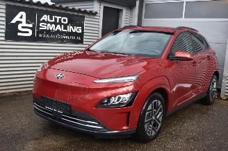 krockskadad bil auto Hyundai Kona 64Kwh Comfort 204Pk SOH 100% 3FASE *Navi/Clima/Camera/Stoelverwarming 2022/7