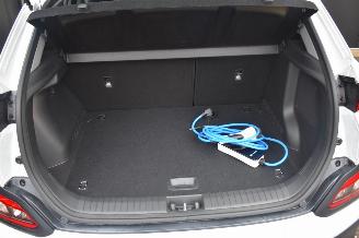Hyundai Kona 39Kwh Comfort 136Pk SOH 100% *Navi/Clima/Camera/stoelverwarming picture 13