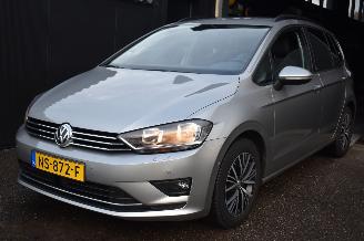 damaged passenger cars Volkswagen Golf Sportsvan 1.6 TDI Comfortline 110Pk *Navi/Clima/Stoelverwarming 2016/9