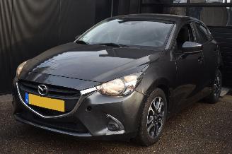krockskadad bil auto Mazda 2 1.5 Skyactiv-g Dynamic+ 90Pk *Airco/Navi 2018/1