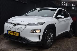 uszkodzony samochody osobowe Hyundai Kona 64Kwh Fashion 204Pk 3Fase 100% Soh *Navi/Clima/Camera 2020/12