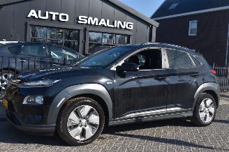 Schadeauto Hyundai Kona 64Kwh Premium 204Pk SOH 100% 3FASE *Navi/Clima/Camera/Leder 2020/12