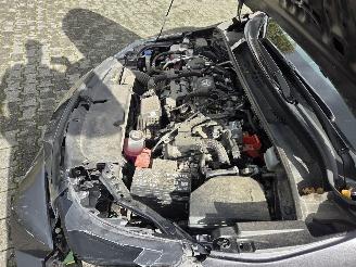 Toyota Corolla 1.8 HYBR picture 11