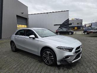 Schadeauto Mercedes A-klasse 250e PHE-V 2023/11