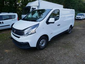 krockskadad bil bedrijf Fiat Talento L1H1 MOTORSCHADEN 2016/9