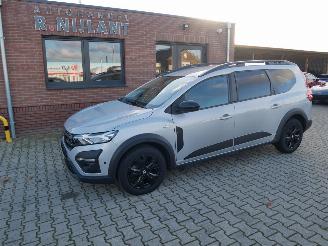 krockskadad bil auto Dacia Jogger EXTREME + 2022/11