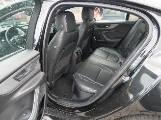 Jaguar XE R DYNAMIC MOTORSCHADE picture 8