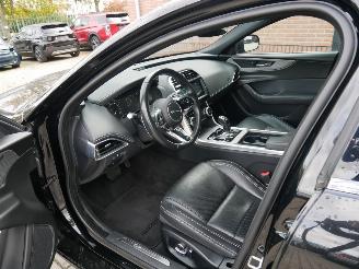 Jaguar XE R DYNAMIC MOTORSCHADE picture 7