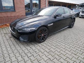 Jaguar XE R DYNAMIC MOTORSCHADE picture 2