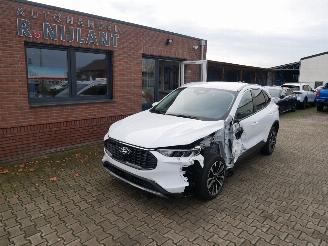 damaged passenger cars Ford Kuga TITANIUM 2025/2