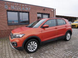 damaged passenger cars Volkswagen T-Cross LIFE DSG  VIRTUAL COCKPIT. 2023/2