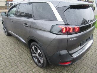 Schadeauto Peugeot 5008 BlueHdi 130 Allure 30.000km 7-Zits Climat Navi Camera StoelVerwarming...... 2023/1