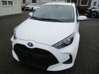 Vaurioauto  passenger cars Toyota Yaris 1.5HYBRID Aut. 56.200km  Climat Camera CruiseControl....... 2024/1
