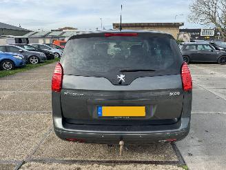 Peugeot 5008 1.6 THP Family 7p picture 17