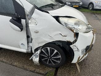 Peugeot 107 1.0 Blue Lease picture 12