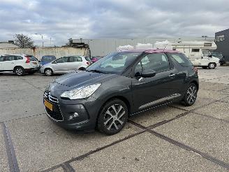 damaged passenger cars DS Automobiles DS 3 1.2 VTi Chic 2013/2
