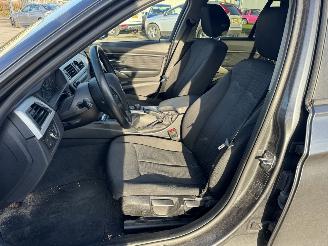 BMW 3-serie 320d Touring picture 5