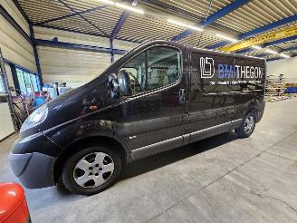 uszkodzony samochody ciężarowe Opel Vivaro 2.0 CDTI L2H1 + apk 2010/2
