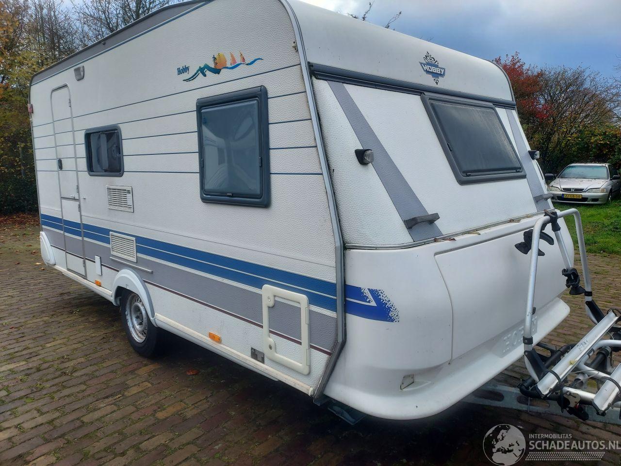 Hobby  440 SFE  Voortent+ Frans bed