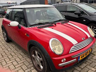 uszkodzony samochody osobowe Mini Cooper Pepper 1.6 + Apk 2004/2