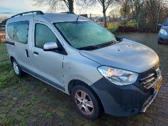 skadebil auto Dacia Dokker 1.2 Tce Laureate 1e eigenaar 2015/2