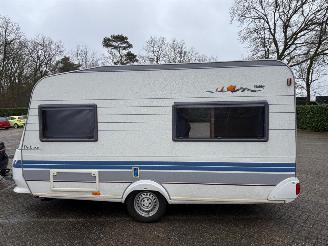 skadebil caravan Hobby  400  SF + Voortent 1997/9