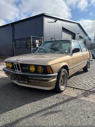 Avarii autoturisme BMW 3-serie 323i 1981/6