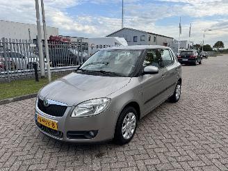 uszkodzony samochody osobowe Skoda Fabia 1.4 16V Ambiente AIRCO 2009/3